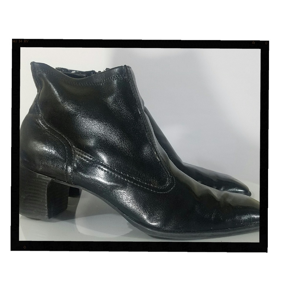 Rockport black ankle boot.....8.5